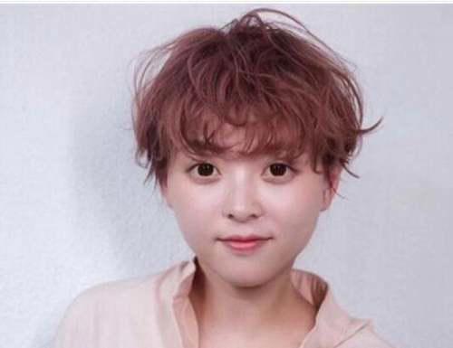 今最流行的学生头短发
