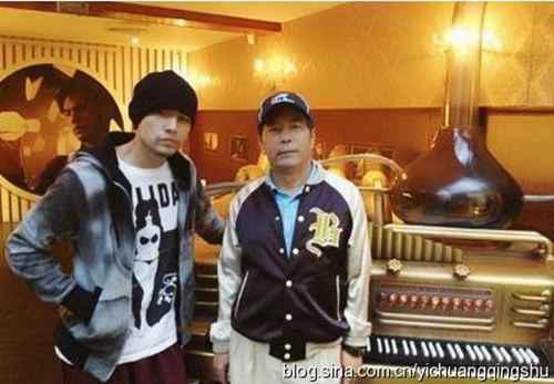 周杰伦的父亲周耀中是日本人？