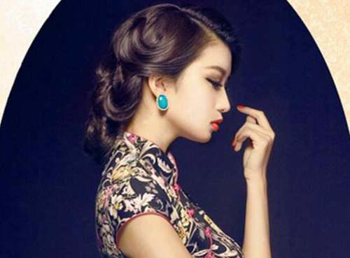 旗袍搭配什么发型好看