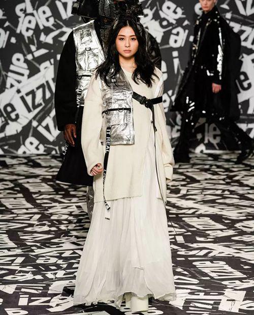 邱淑贞大女儿近照曝光