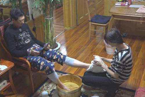 黄晓明工作室旗下艺人都有谁？