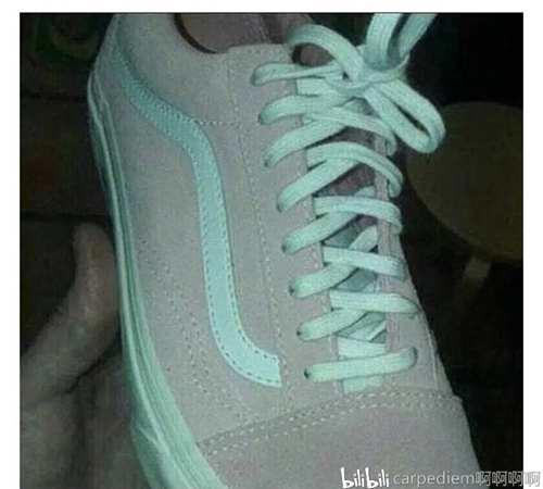 经典问题来了 白金还是蓝黑 灰绿还是粉白