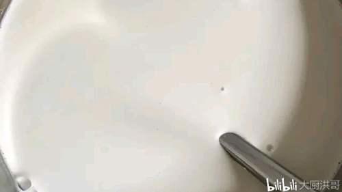 千层糕好吃有诀窍 跟着这个配方在家就能做 小白几乎零失败