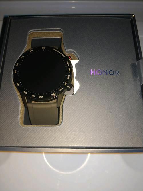 一块玻璃的败笔荣耀magicwatch2开箱简评