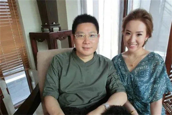 主持人纪英男资料介绍(曾被厅官包养每天花1万)