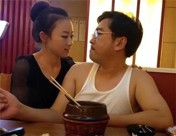 主持人纪英男资料介绍(曾被厅官包养每天花1万)