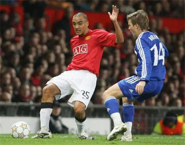 曼联丹尼辛普森资料简介(人不风流枉少年形容他很合适)