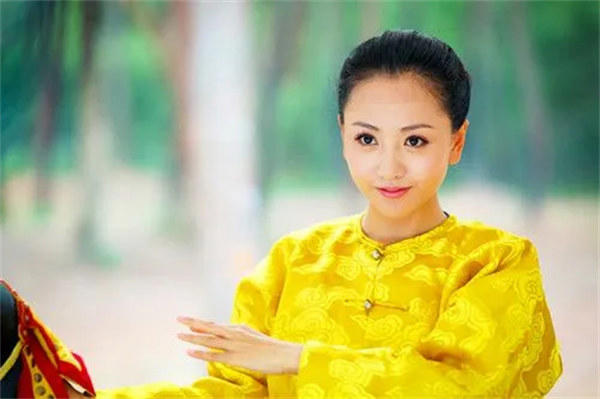 演员杨蓉个人简历资料介绍(出道26年没有所谓的绯闻)