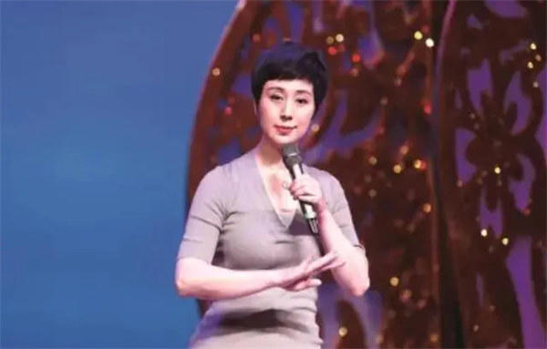 梅派大青衣史依弘简介资料(入行40年如今已成大家)