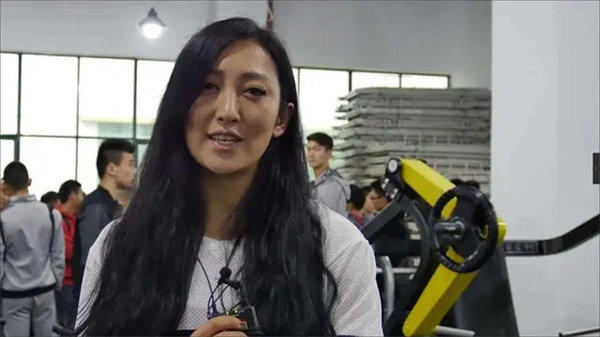 健美冠军女神牟丛简介资料(嫁法国富豪怀孕依然坚持健身)