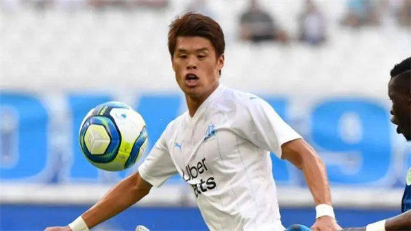 日本球星酒井宏树资料介绍(卡塔尔世界杯表现并不出色)