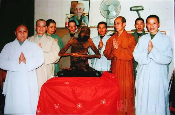 妙智法师人物资料简介(116岁肉身菩萨据说是药师佛在世)