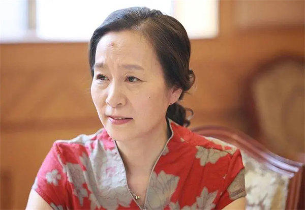 奚美娟个人资料简介(奚美娟二封金鸡影后实至名归)