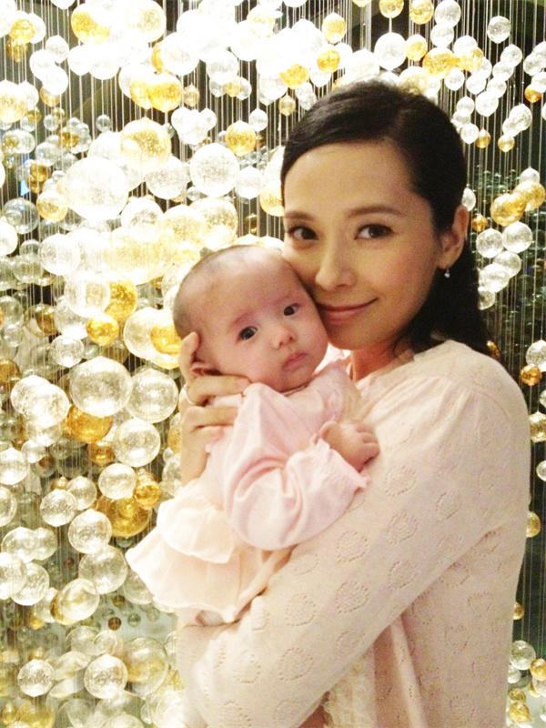 混血港姐郭羡妮个人资料简介(倒贴3套房下嫁到河南农村)