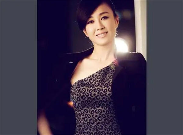 傅艺伟个人资料介绍(所有版本的妲己最漂亮的)