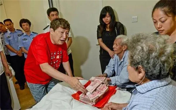 李春平传奇一生人物介绍(又被成为最牛软饭王)