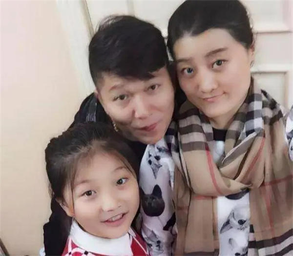 本山传媒历小峰个人资料介绍(和媳妇离婚是因为太有钱）