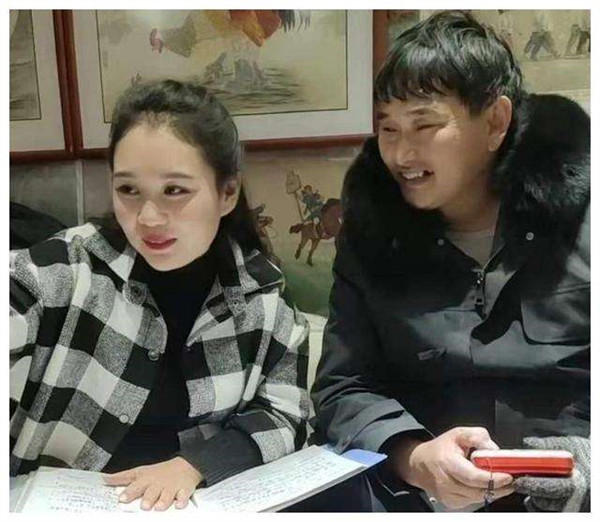 袁庆直播走红(讲离婚话题热度太高)