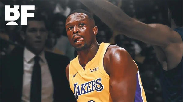 罗尔邓当主教练了(被湖人解雇后去了南苏丹谋了教练工作)