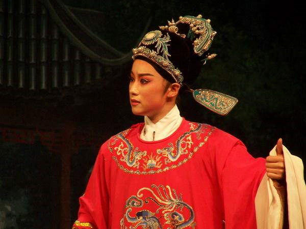 深扒张宇峰个人简历资料(张宇峰为什么不唱戏了)