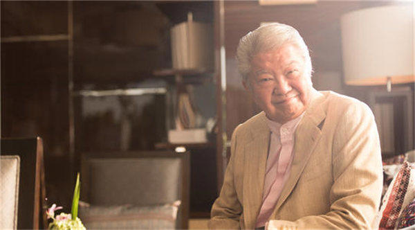 香港四大才子(黄霑、倪匡、蔡澜、金庸)真实水平到底如何，金庸能排第一嘛