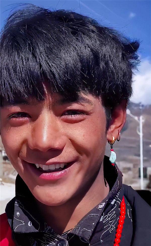 藏族帅哥丁真为什么火了(这年头莫名其妙就火了)很多人搞不懂