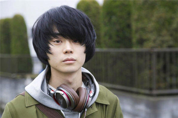 菅田将晖个人资料详细介绍(小松菜奈和他的事不重要)，他的努力值得我们学习