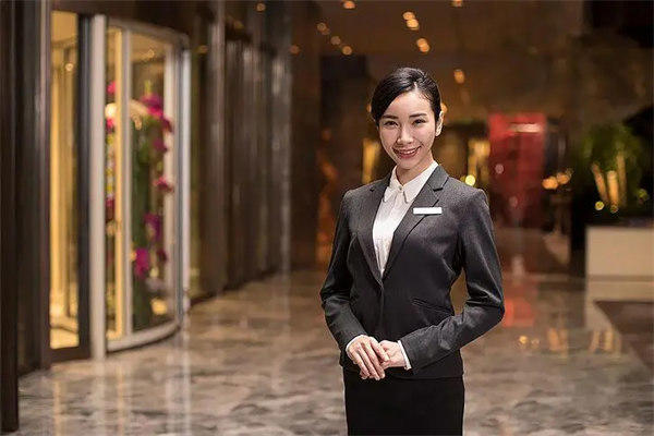 为什么酒店前台接待要穿黑色丝袜(不仅是为了美)