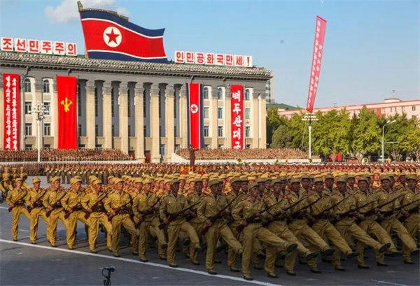 朝鲜为什么能拥有核武器(不是封锁了几十年吗)