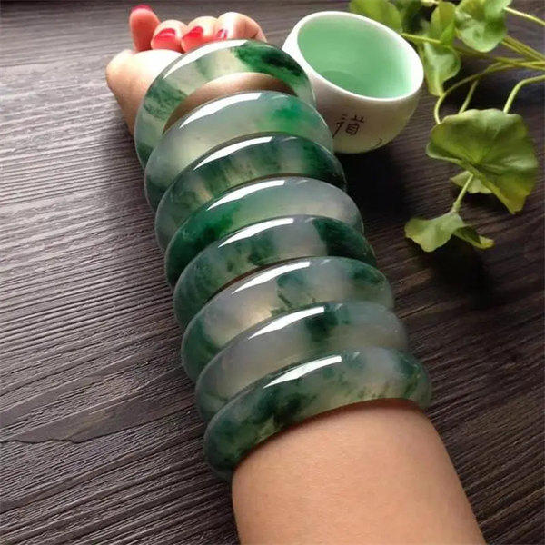 一文讲清楚翡翠如何鉴别(明星都被骗了)