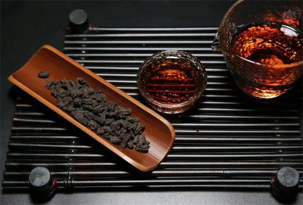 碎银子是什么茶(有人说是垃圾)