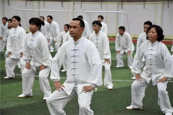 练八段锦真的有用吗需要注意什么(说下个人经历吧)