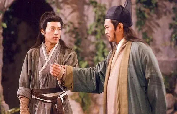 为何会辟邪剑法的岳不群打不赢令狐冲(葵花宝典更厉害)