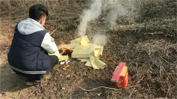 清明节扫墓七大禁忌你要清楚(别再做丢人的事了)