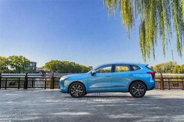 外国车评人评测哈弗初恋满分10分给出7.6分(很多人好奇为啥停产了)