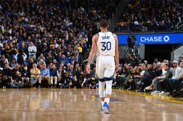 2022年NBA球员年度总收入排名公布(有的人球打得不怎样钱没少赚)