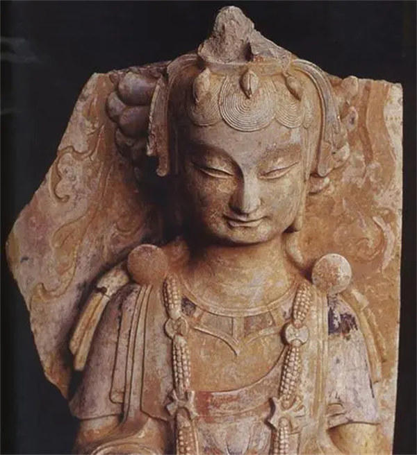 浅谈南北朝与唐朝佛教造像的笑容表现差异(从雕塑角度来看)