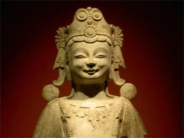 浅谈南北朝与唐朝佛教造像的笑容表现差异(从雕塑角度来看)