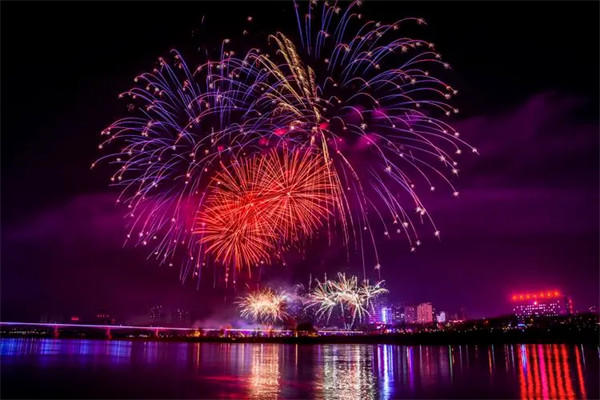 春节过年禁止燃放烟花爆竹的规定你支持吗(以后烟花只能是回忆了吗)