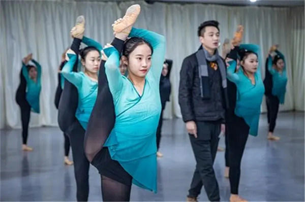 2023年舞蹈类艺考注意事项提前知道(记得要素颜)