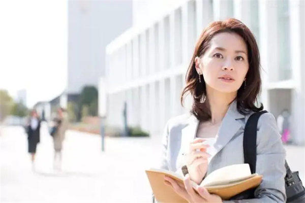 城市大龄单身女性有什么特征(其实小地方单身女性也很多)