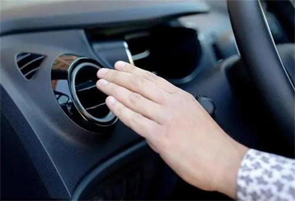 冬天开车需要注意以下几点(这样开车油耗不会高)