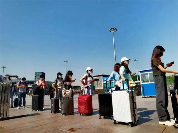 大学生返乡社区却不接收让人心寒(以后别怪大学生不建设家乡了)