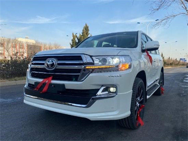 卡塔尔土豪喜欢开什么车(和东北土豪一个爱好)