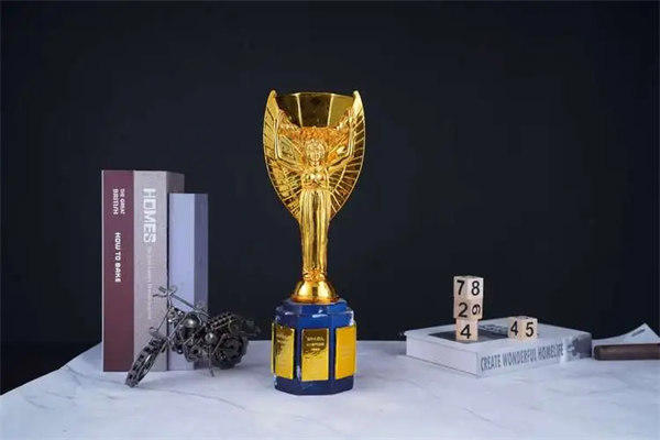 雷米特是谁详细介绍一下(很多人不知道世界杯前有个雷米特杯)