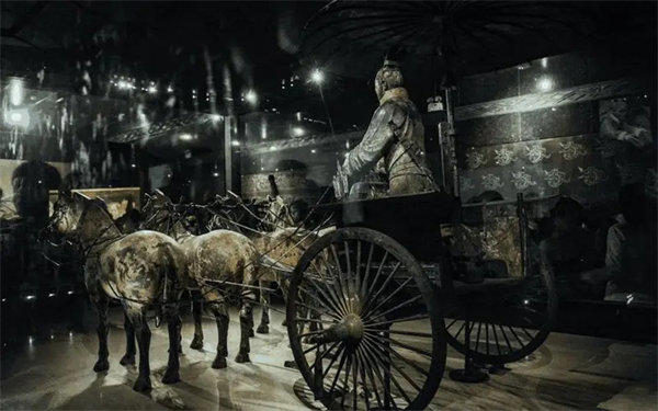 秦始皇墓里的水银从哪里来的有什么作用(据传深度几十米)