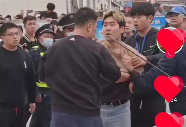 为爱冲锋的勇士是什么梗(笑梗不笑人啊兄弟们)