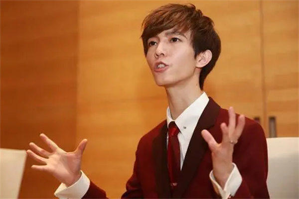 郭敬明为什么被全网封杀(有人说他拿粉丝当狗)