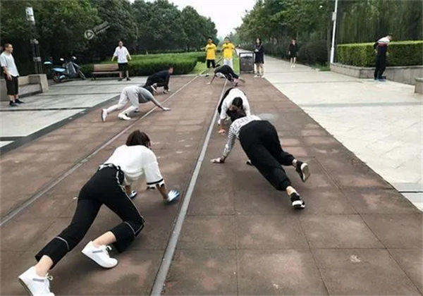 爬行养生有什么好处(专家提醒要注意方法)