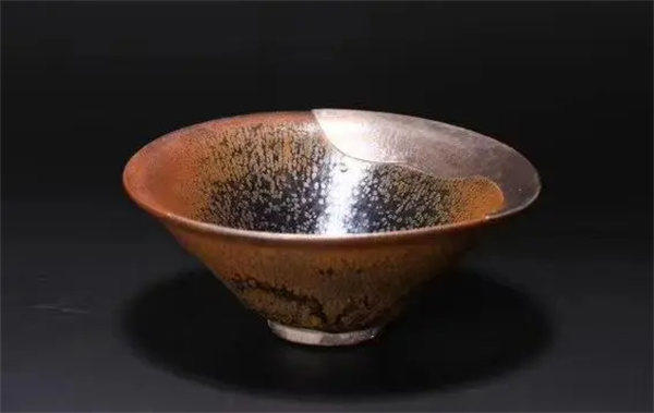 建盏是什么为什么叫建盏(在宋朝那是皇室御用茶具)